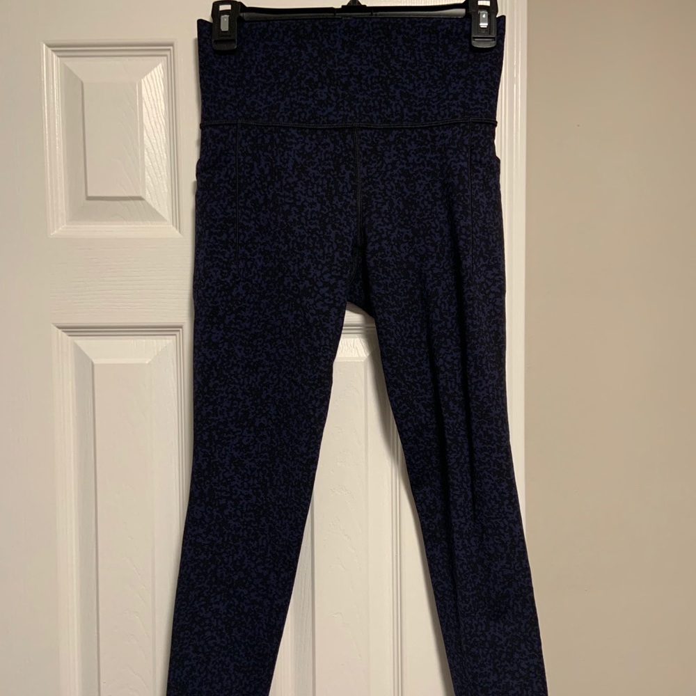 Athleta Salutation Stash Pocket Leggings